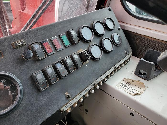 Used 2004 Stinger 4400 Bale Stacker