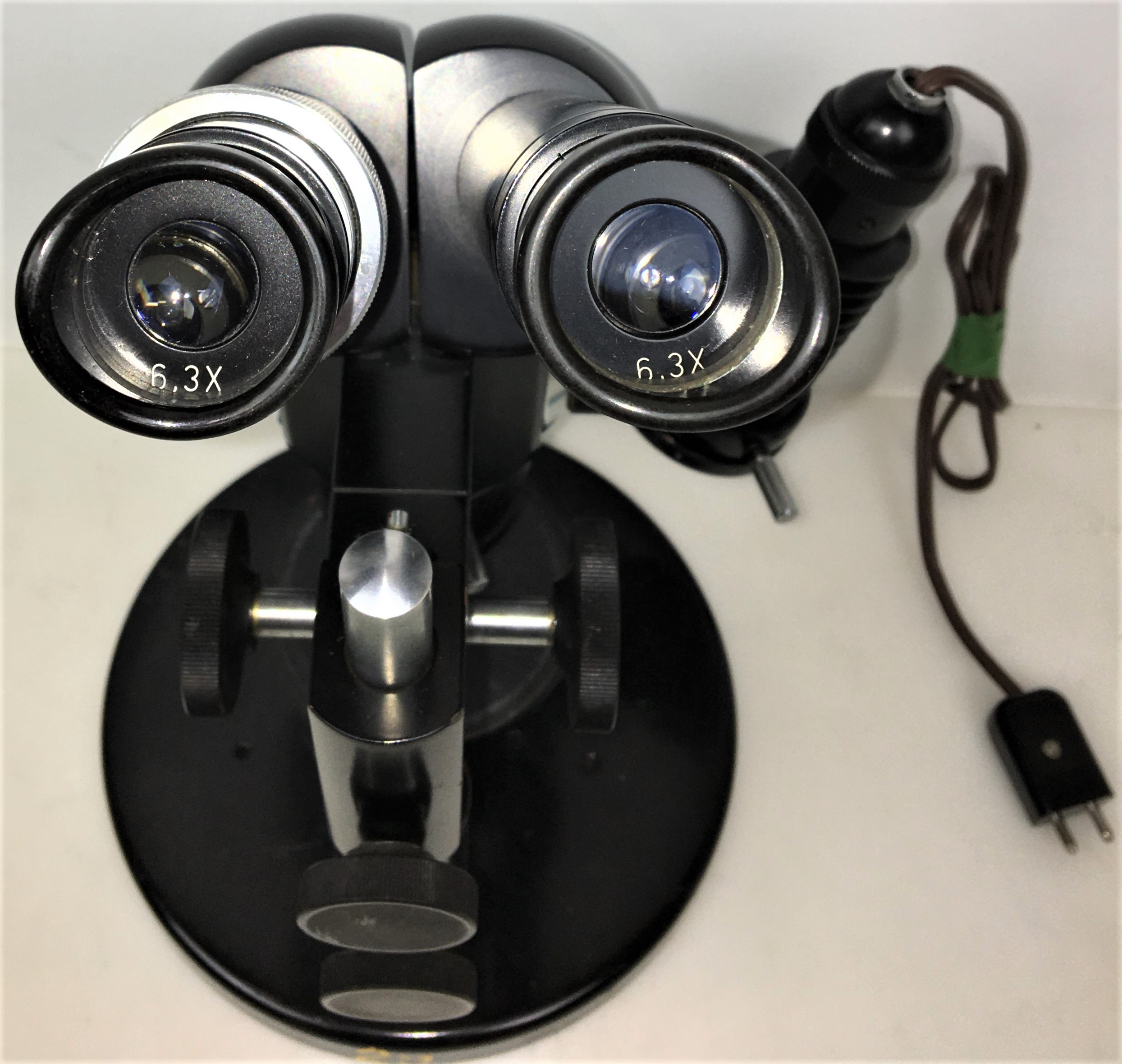 Used International Binocular Stereo Microscope with 20-D Transformer and Lamp -  4X to 25X