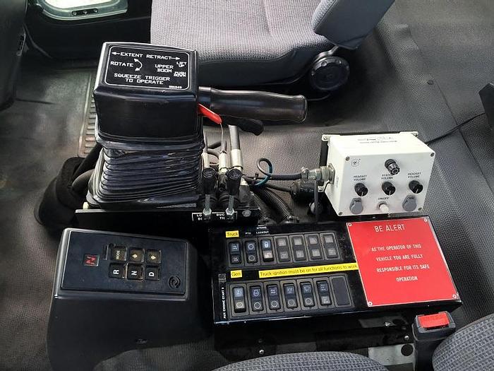 Used Stinar DI-1800 (1800 Tank Cap) on GMC Chassis and Cab