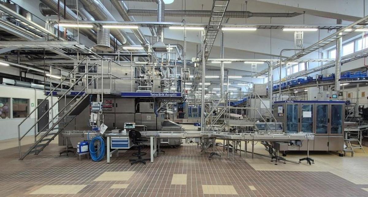 Used 1999 Tetra Pak TBA 19 250ml Prisma Filling Line