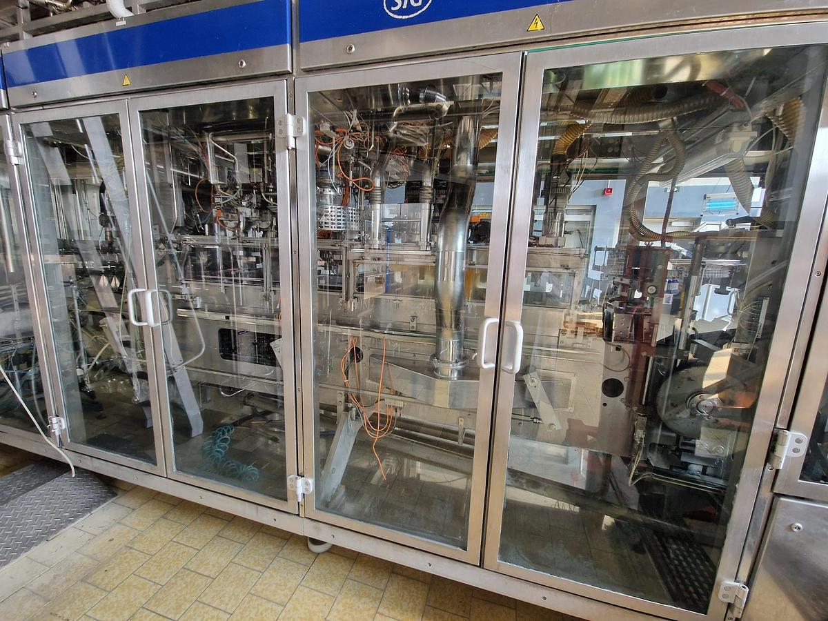 Used USED SIG CFA 406 FILLING LINE FOR SALE