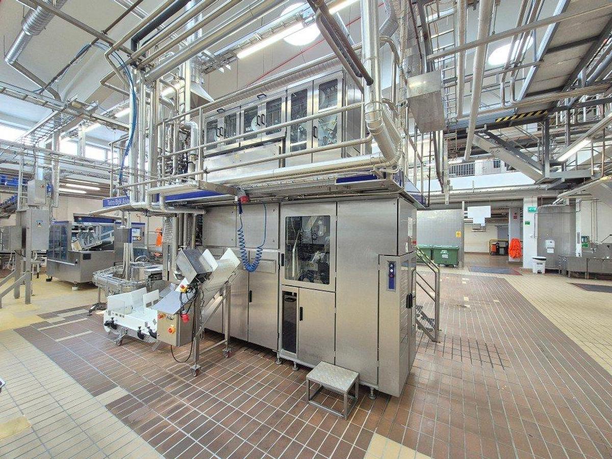 Used 1999 Tetra Pak TBA 19 250ml Prisma Filling Line