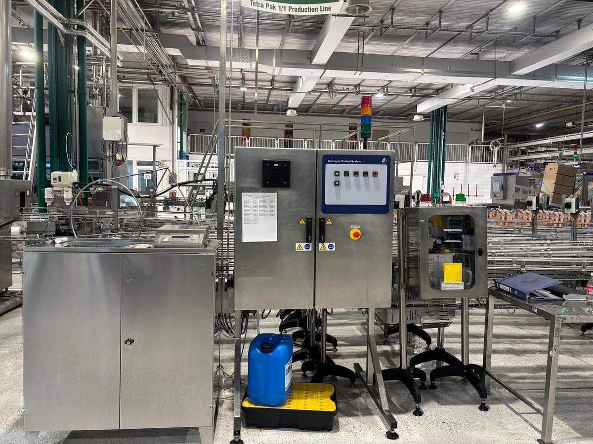 Used USED ESL TETRA REX FILLING AND CAPPING COMPLETE LINE FOR SALE FOR LONG LIFE FRUIT JUICES YEAR 2016