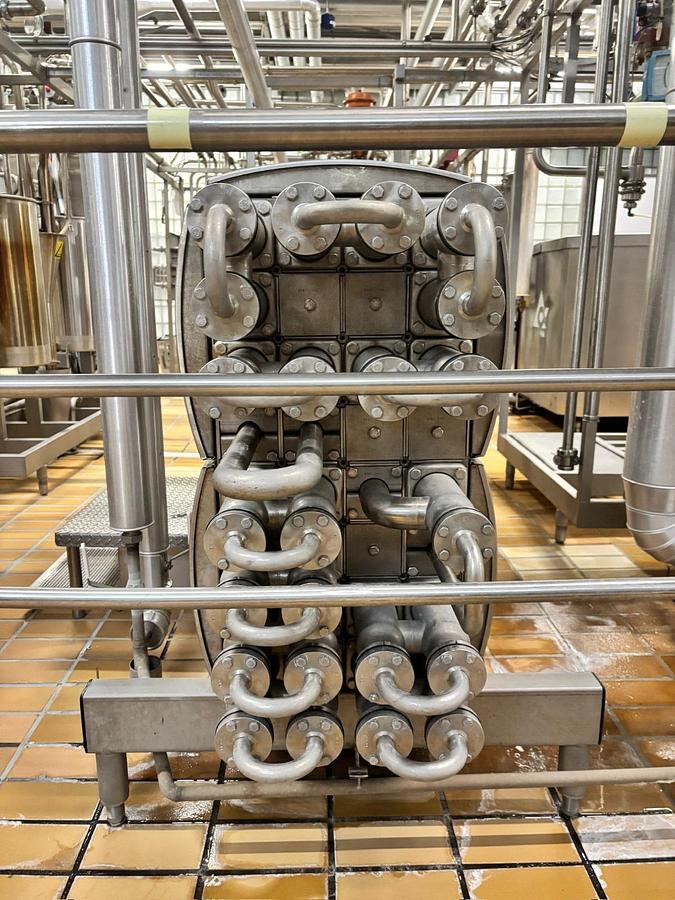 Used 1999 Tetra Pak TBA 19 250ml Prisma Filling Line & Tetra Pak VTIS UHT Plant 2000 LPH