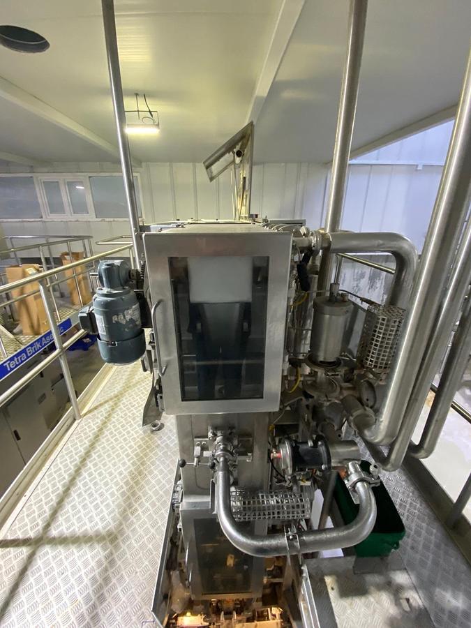 Used USED TETRA PAK TPA 19 200ML PRISMA COMPLETE FILLING LINE FOR SALE YEAR 2002