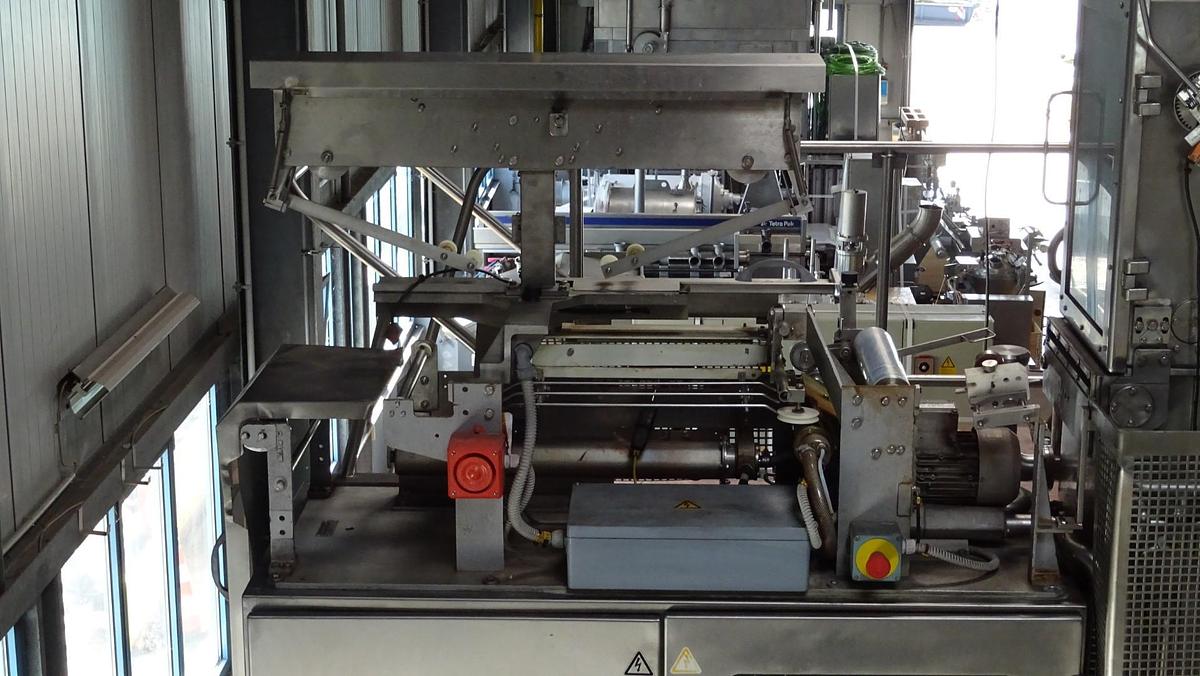Used TETRA PAK TBA 1000ML SQUARE FILLING LINE FOR SALE