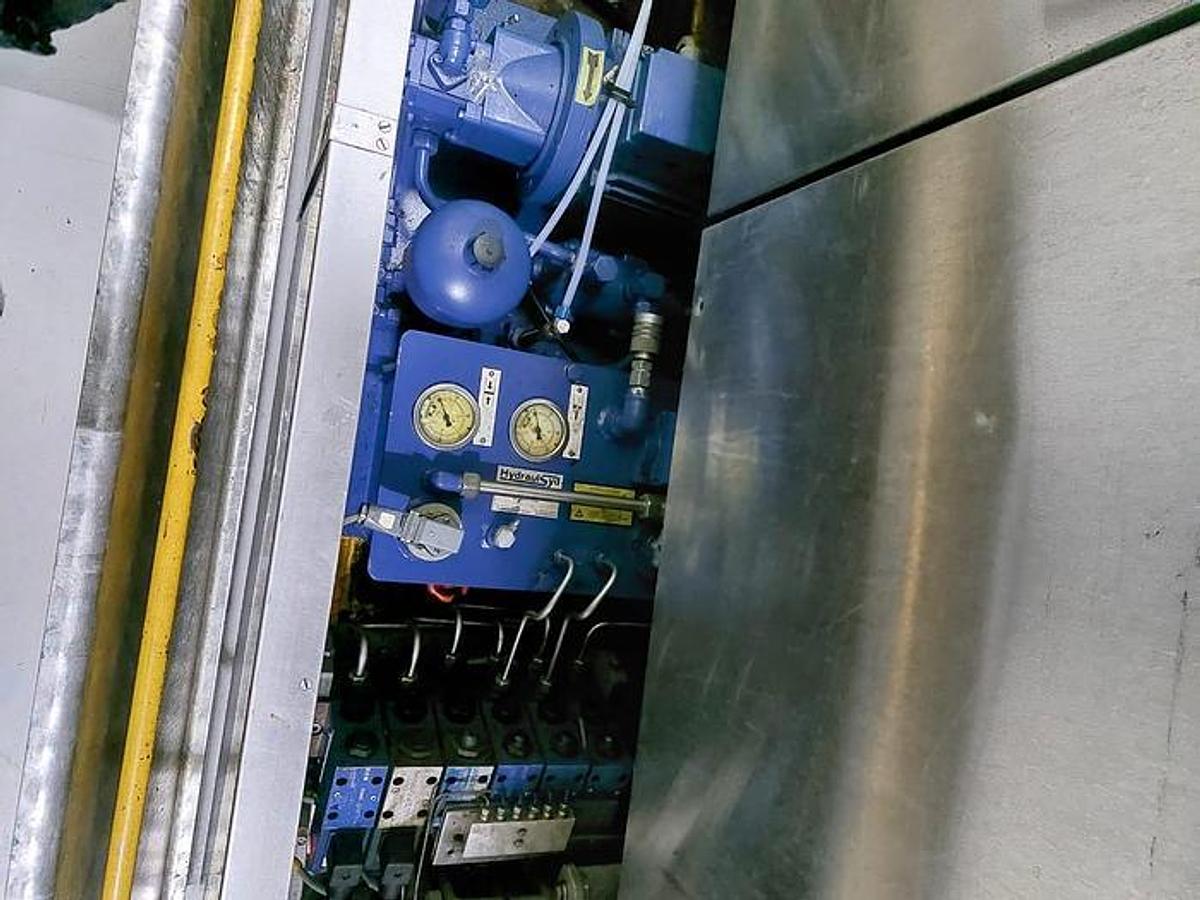 Used 1993 TETRA PAK TBA 9 200ML SLIM FILLING LINE