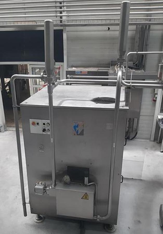 Used 1998 GEA TUBULAR JUICE PASTEURISER DEAERATOR 7700 LPH