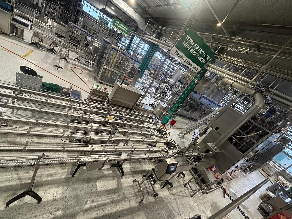Used USED ESL TETRA REX FILLING AND CAPPING COMPLETE LINE FOR SALE FOR LONG LIFE FRUIT JUICES YEAR 2016