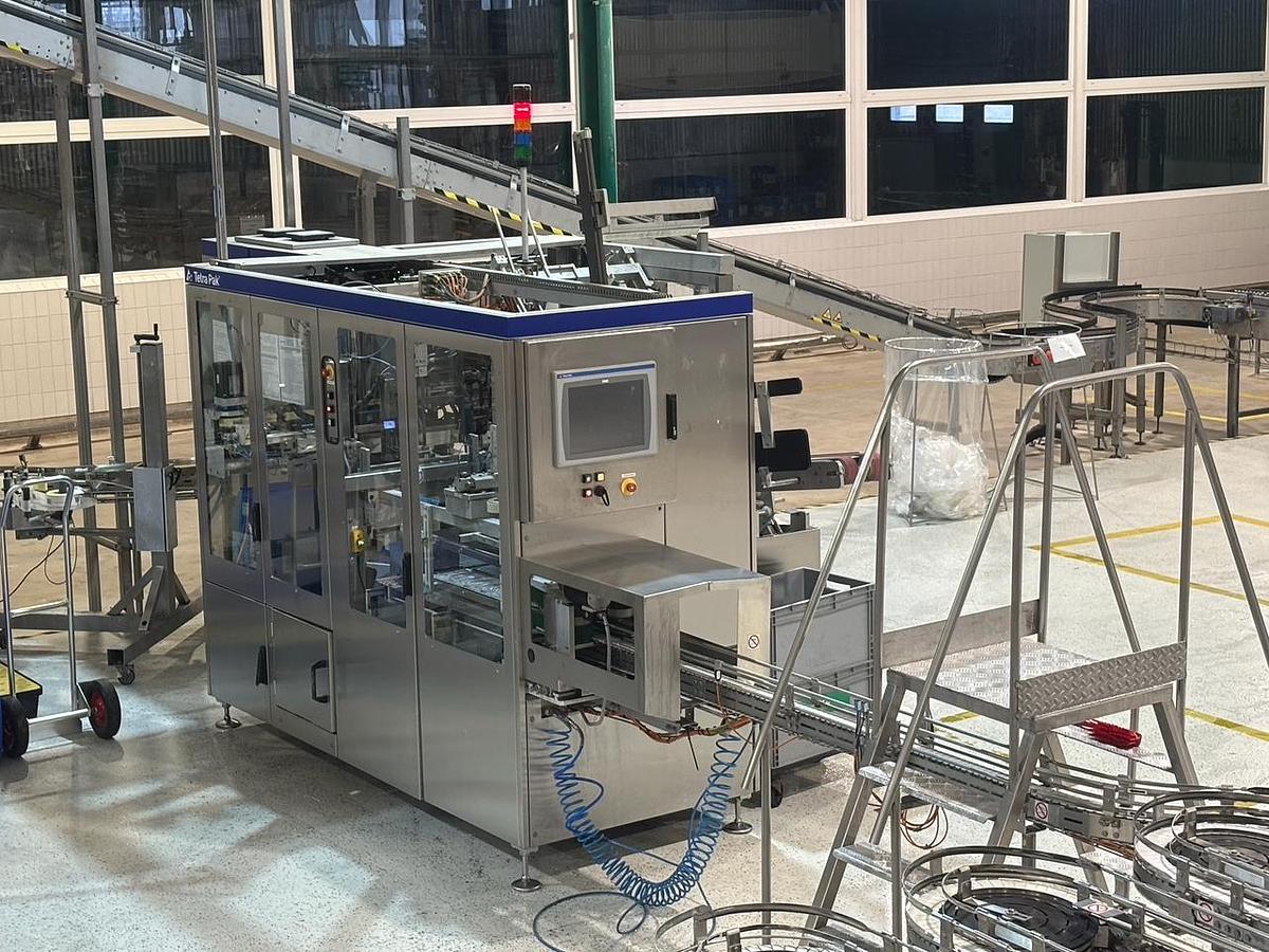 Used USED ESL TETRA REX FILLING AND CAPPING COMPLETE LINE FOR SALE FOR LONG LIFE FRUIT JUICES YEAR 2016