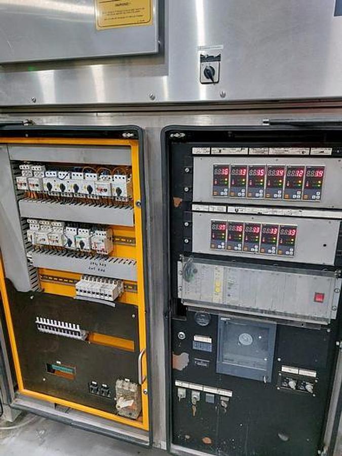 Used 1993 TETRA PAK TBA 9 200ML SLIM FILLING LINE
