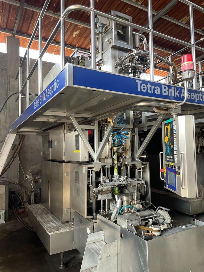 Used USED TETRA PAK TBA 19 200ML SLIM COMPLETE FILLING LINE FOR SALE YEAR 2001