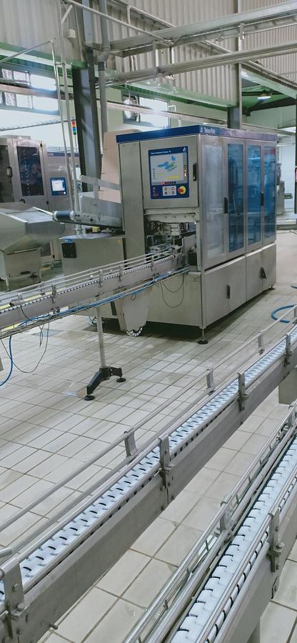 Used USED TETRA PAK TBA 8 1500ML SLIM COMPLETE FILLING LINE FOR SALE YEAR 1999