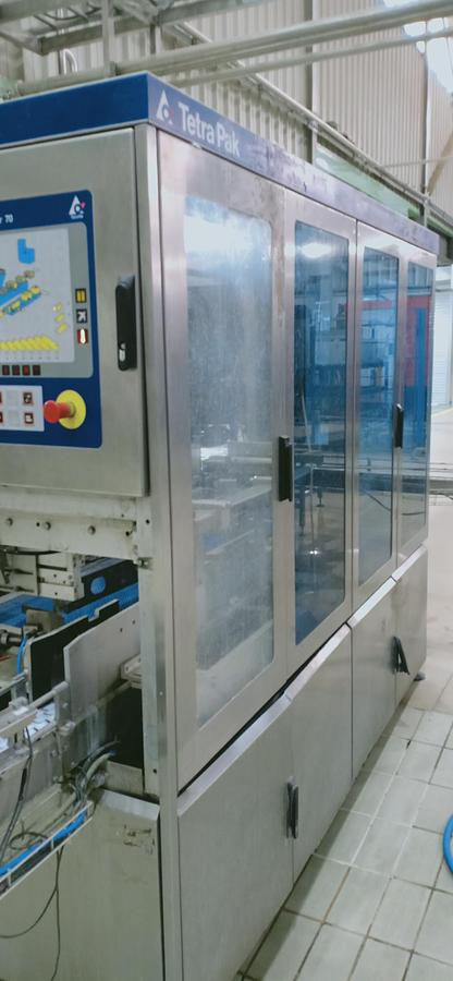 Used USED TETRA PAK TBA 8 1500ML SLIM COMPLETE FILLING LINE FOR SALE YEAR 1999