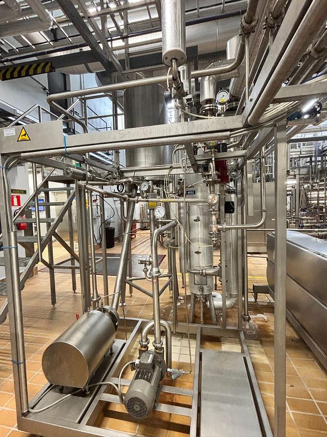 Used 1999 Tetra Pak TBA 19 250ml Prisma Filling Line & Tetra Pak VTIS UHT Plant 2000 LPH