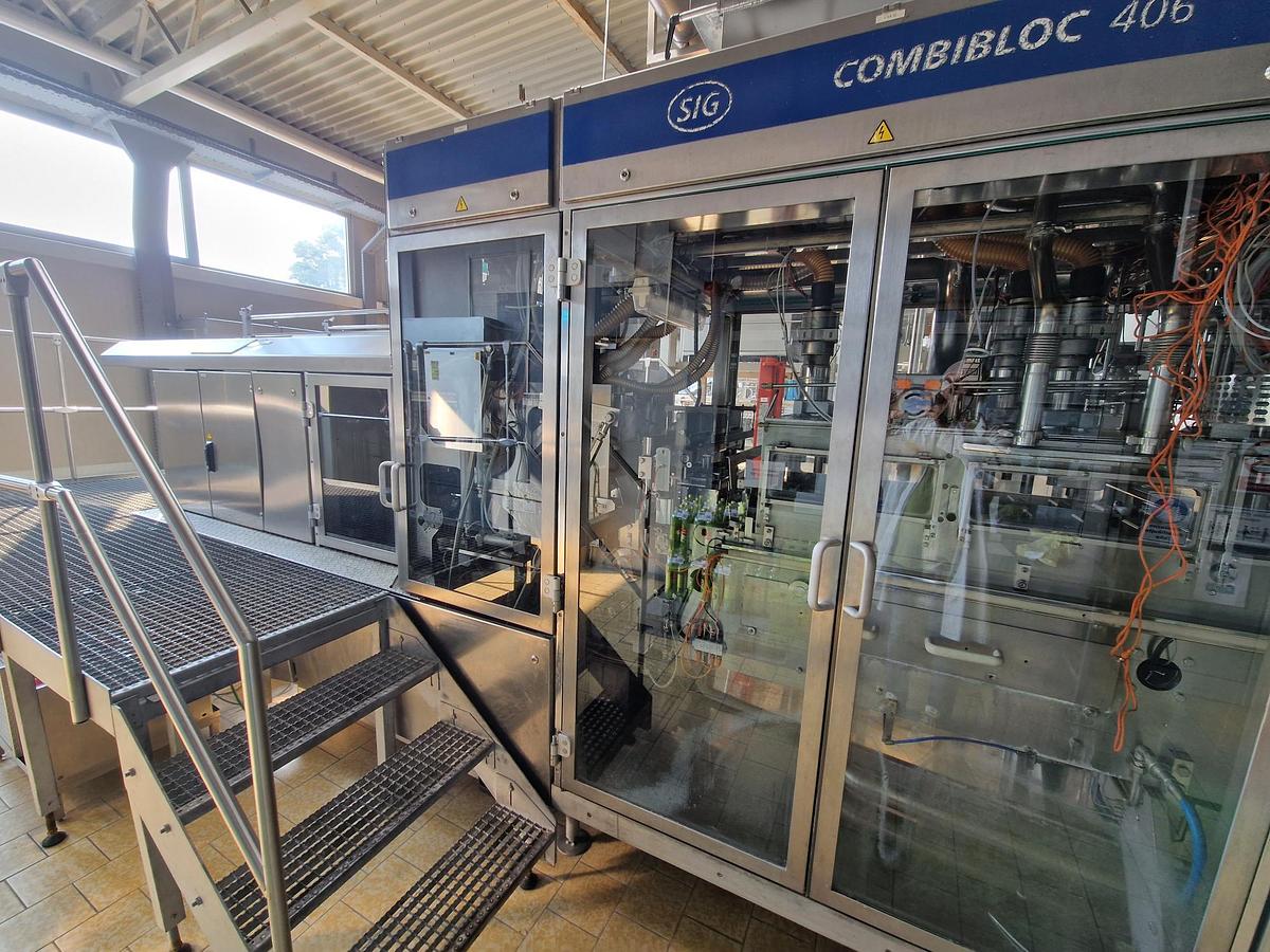 Used USED SIG CFA 406 FILLING LINE FOR SALE