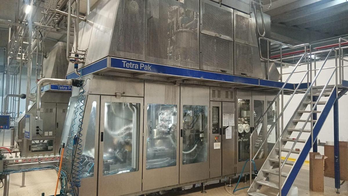 Used USED TETRA PAK A3 SPEED 200ML SLIM FILLING LINE FOR SALE YEAR 2010