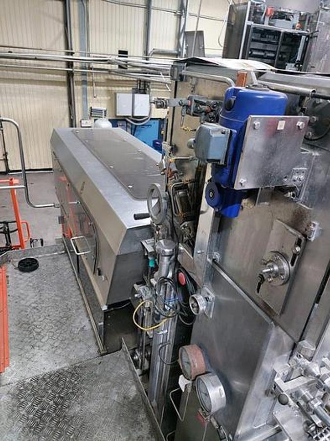 Used 1993 TETRA PAK TBA 9 200ML SLIM FILLING LINE