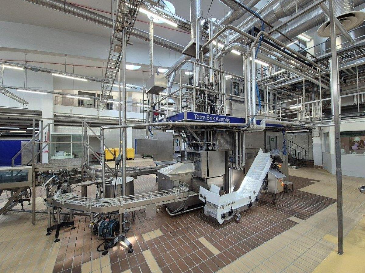 Used 1999 Tetra Pak TBA 19 250ml Prisma Filling Line