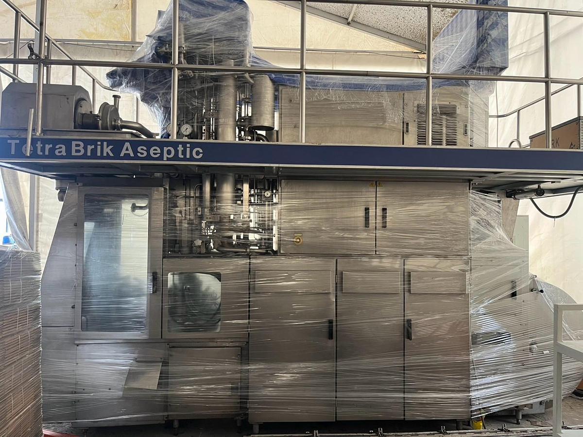 Used USED TETRA PAK TBA 19 250ML BASE 20v FILLING LINE