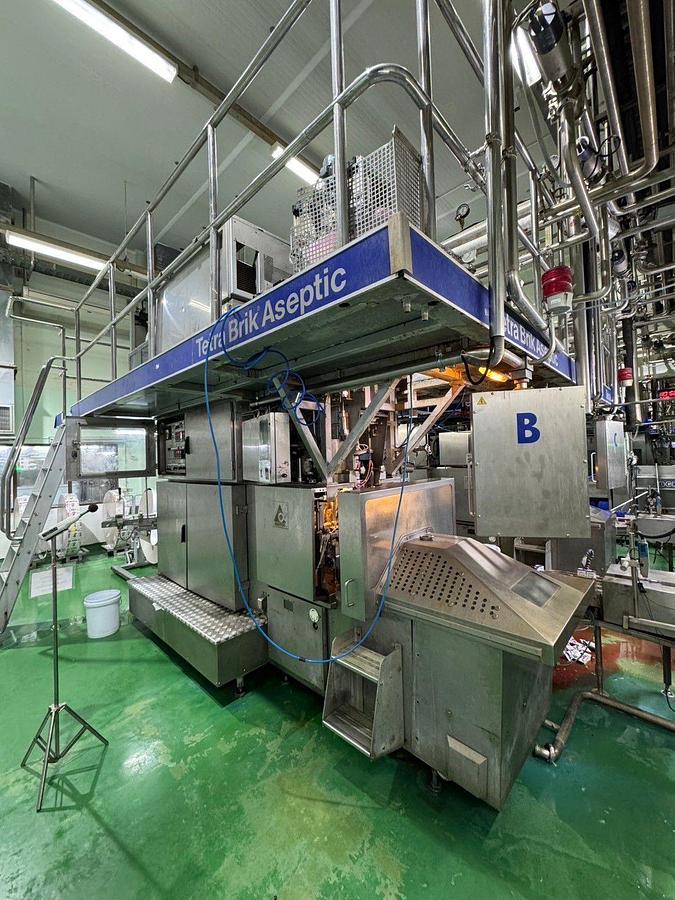 Used USED TETRA PAK TBA 19 200ML SLIM FILLING LINES, YEAR 2001