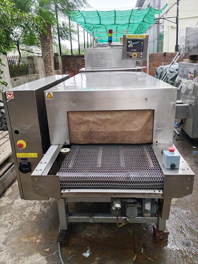 Used 1999 Tetra Pak Packer and Shrink