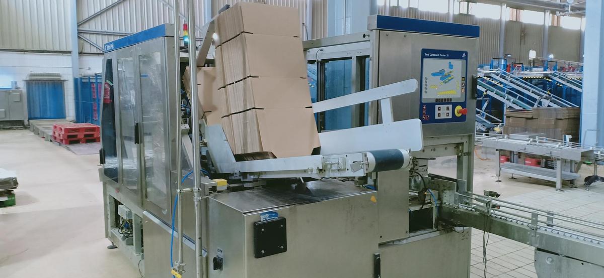 Used USED TETRA PAK TBA 8 1500ML SLIM COMPLETE FILLING LINE FOR SALE YEAR 1999