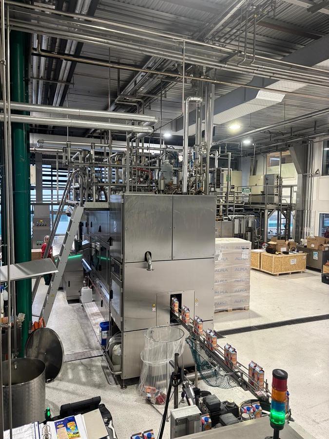 Used USED ESL TETRA REX FILLING AND CAPPING COMPLETE LINE FOR SALE FOR LONG LIFE FRUIT JUICES YEAR 2016