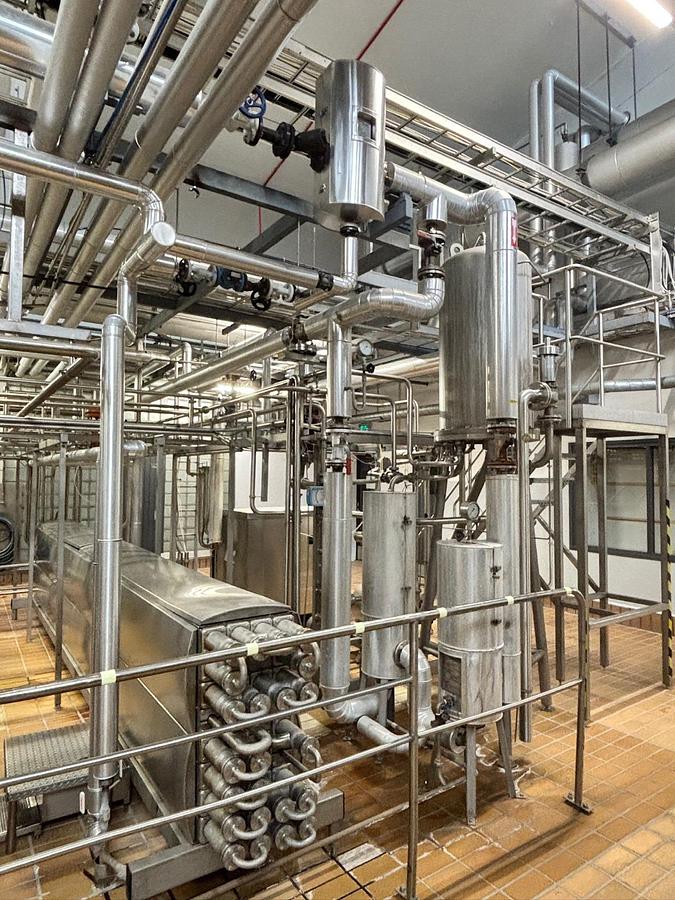 Used 1999 Tetra Pak TBA 19 250ml Prisma Filling Line & Tetra Pak VTIS UHT Plant 2000 LPH