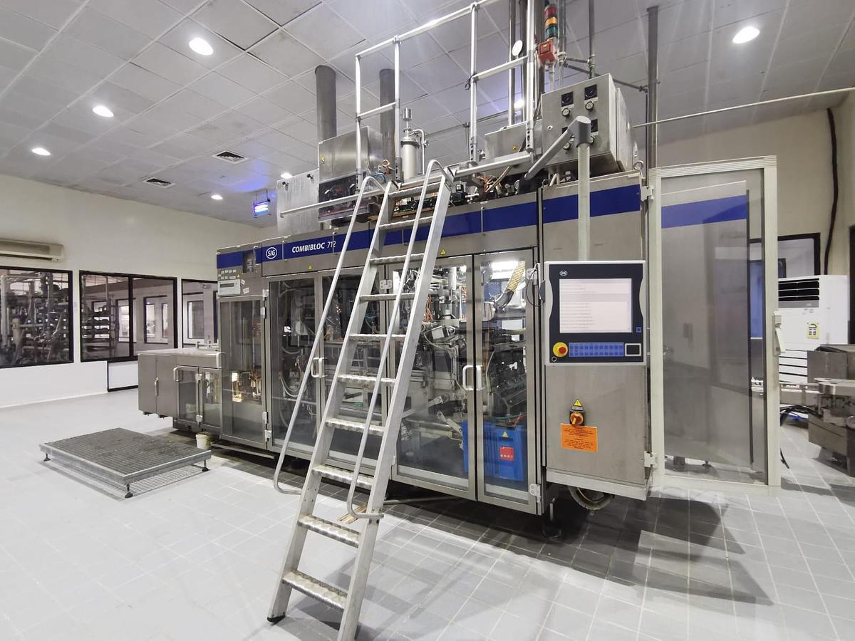 Used USED SIG COMBIBLOC 712 COMPLETE FILLING LINE