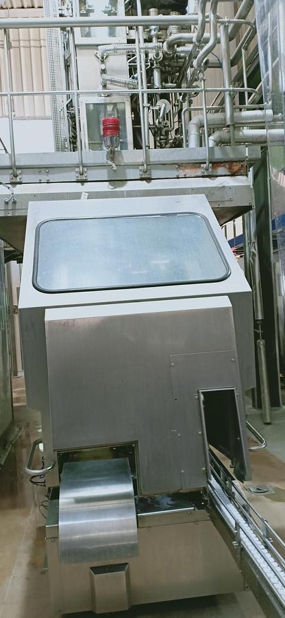Used USED TETRA PAK TBA 8 1500ML SLIM COMPLETE FILLING LINE FOR SALE YEAR 1999