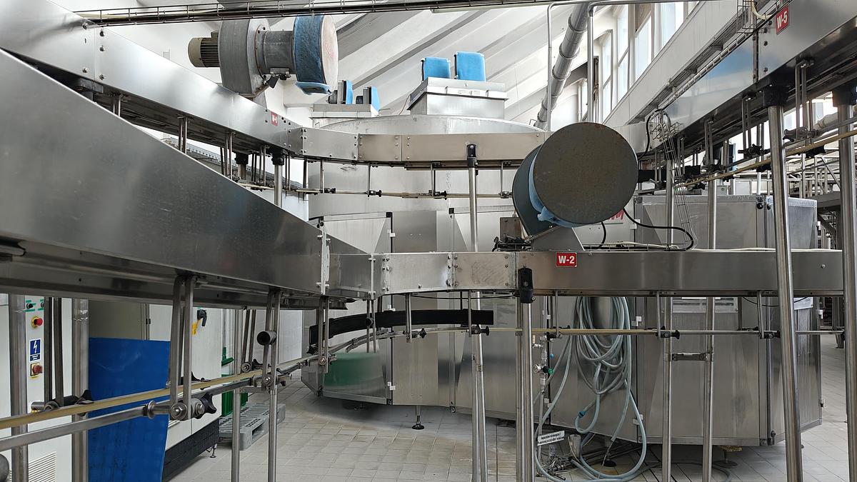 Used SIDEL AND KRONES PET CSD and WATER LINE FOR SALD