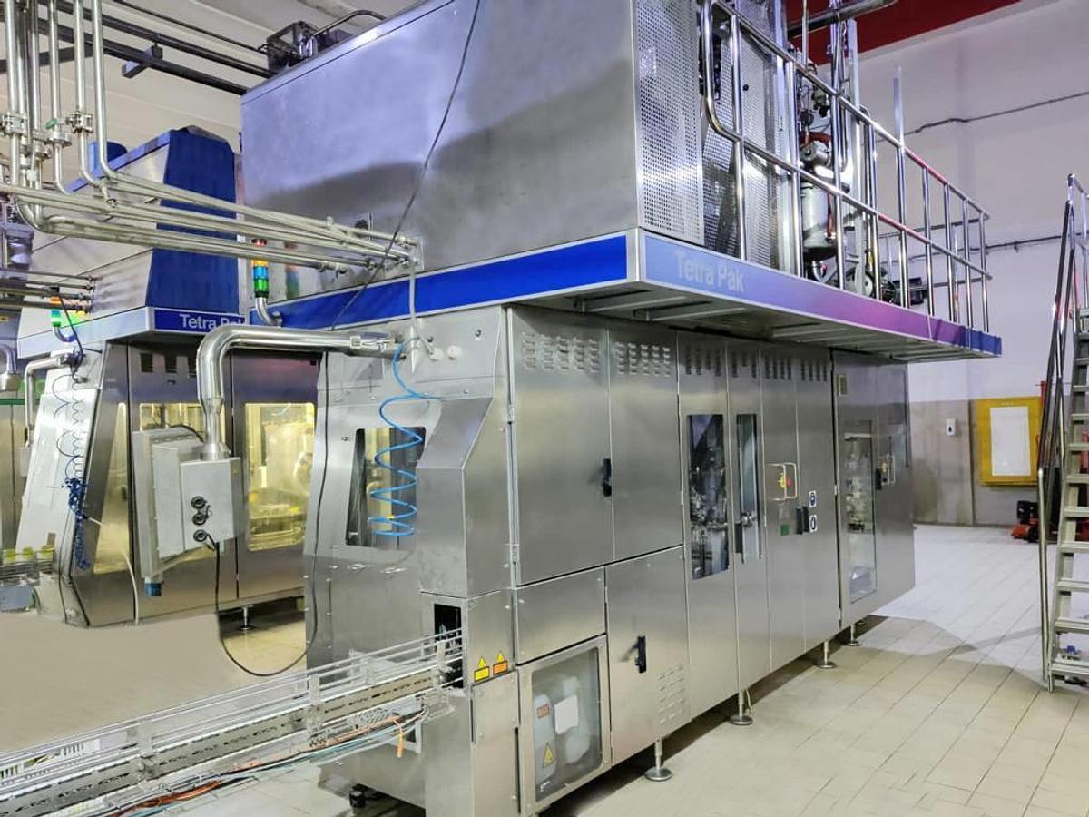 Used TETRA PAK A3 COMPACT FLEX 250ML AND 200ML PRISMA FILLING LINE