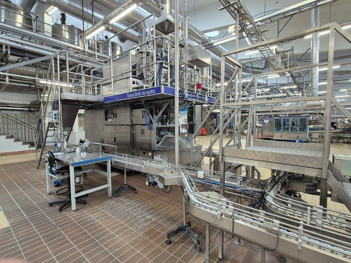 Used 1999 Tetra Pak TBA 19 250ml Prisma Filling Line
