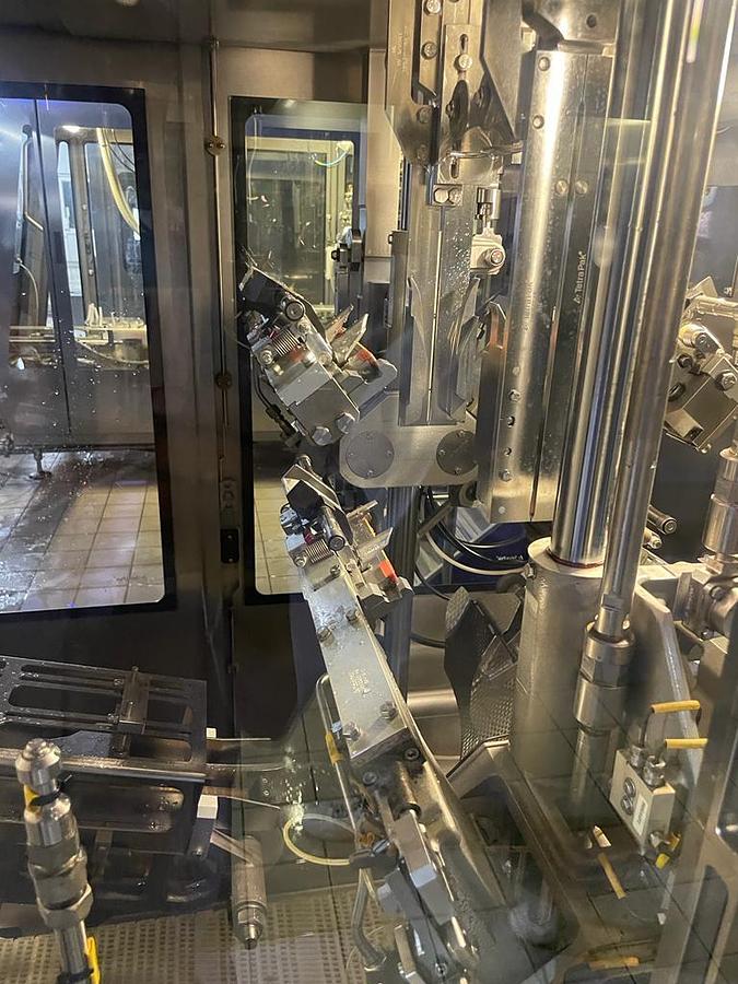 Used TETRA PAK A3 COMPACT FLEX 250ML AND 200ML PRISMA FILLING LINE