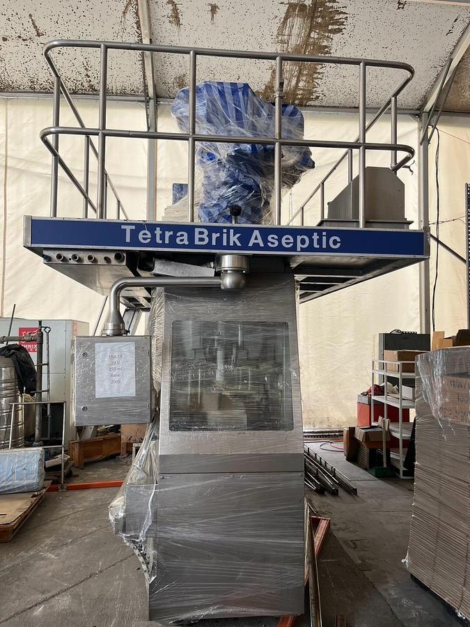 Used USED TETRA PAK TBA 19 250ML BASE 20v FILLING LINE