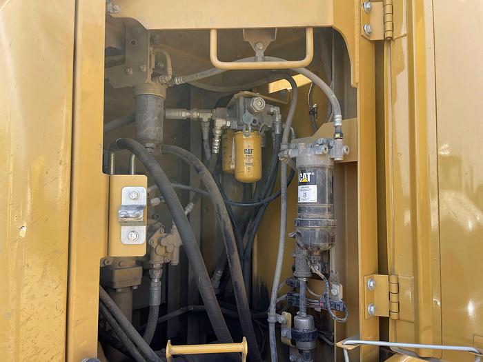 Used 2018 CATERPILLAR 325FL