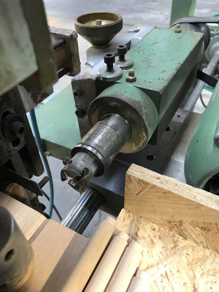 Usato Fresatrice smussatrice doppia, automatica, per fuselli tondi o prodotti similari