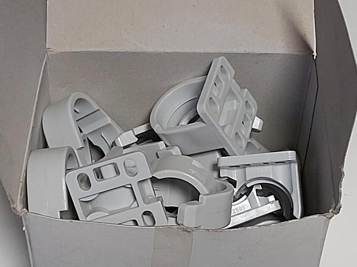 20 Stück Schlauchhalter, SZ 2591.000 D29mm, Rittal neu