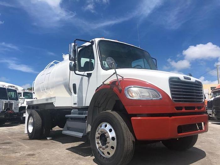 2011 FREIGHTLINER M2106 SEPTIC TRUCK 2500 GALLONS