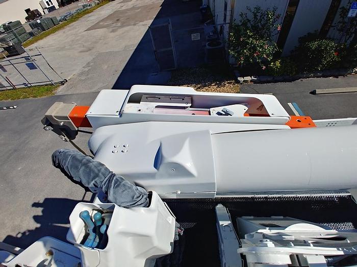 Used Altec AM855 60ft Over-center Bucket Boom on 2009 Chevrolet C8500 Utility Truck - 09489
