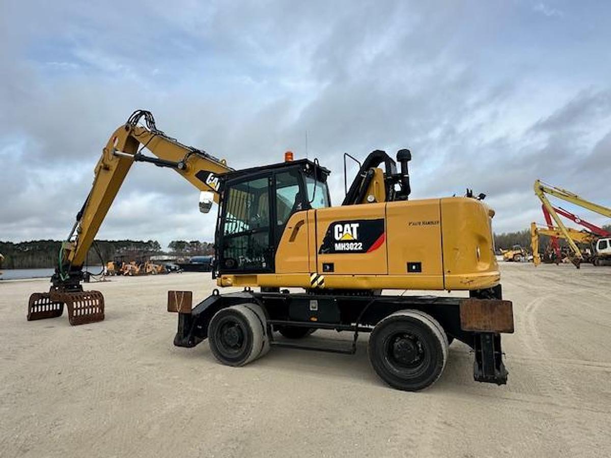 Used 2016 Caterpillar MH3022