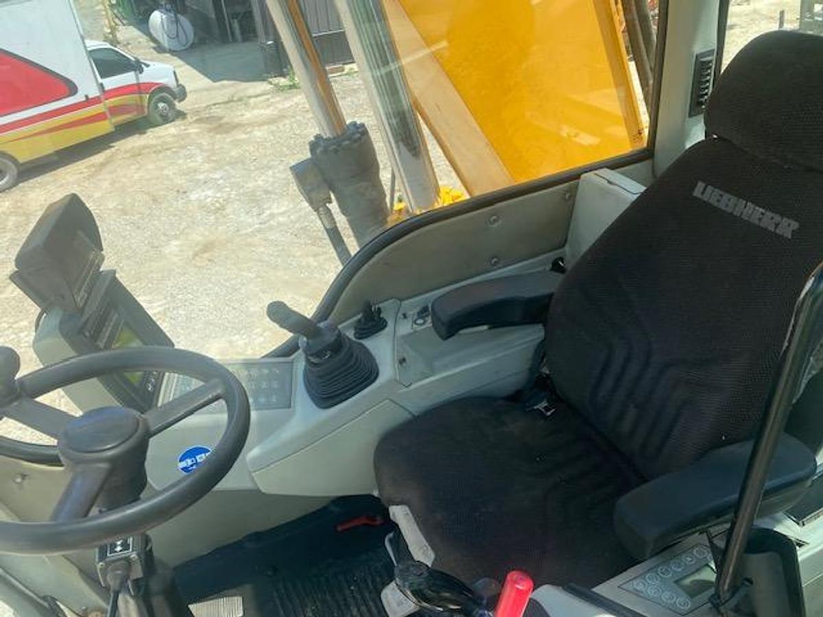 Used 2011 Liebherr A934C