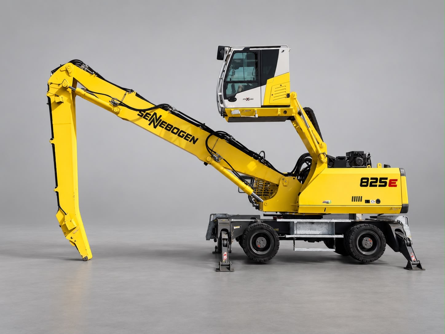 Used 2017 Sennebogen 825E