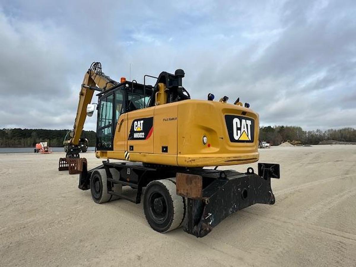 Used 2016 Caterpillar MH3022