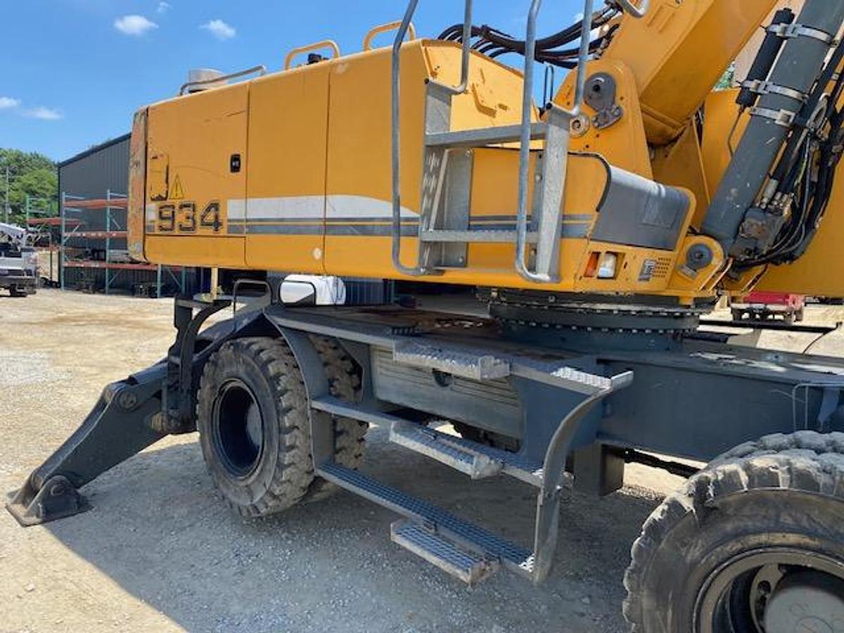 Used 2011 Liebherr A934C