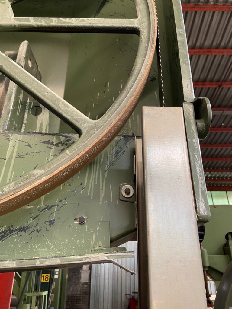 Usato Sega a nastro con motore 7,5 HP