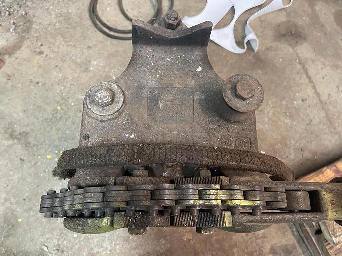 Used REED MANUFACTURING CO. MECHANICAL PIPE HOLDER