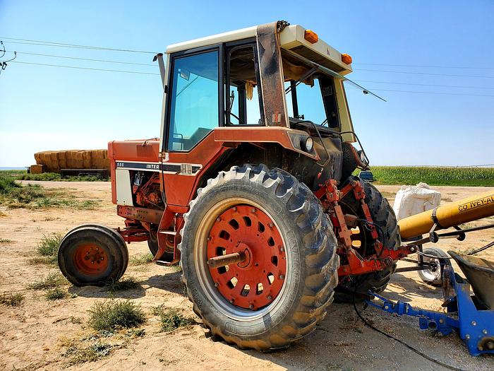 Used International 986 Tractor
