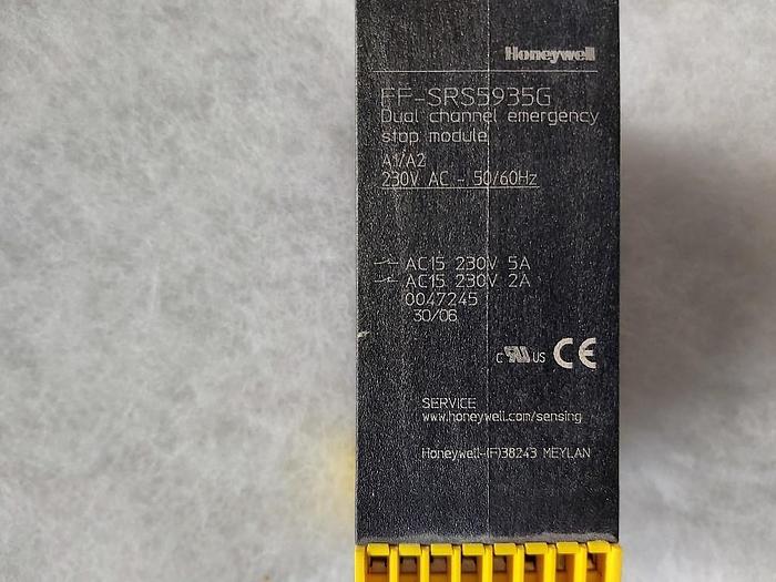 Used Two channel emergency module, FF SRS5935G Honeywell,  used Top